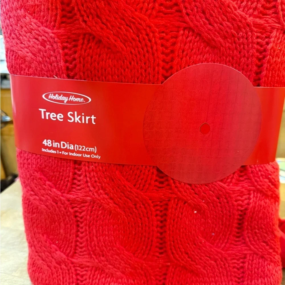 Holiday Home Red Cable Knit Tree Skirt Christmas Skirt  Universal Fit Brand New
